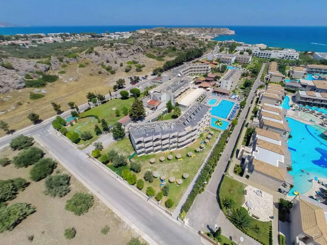 Delfinia Resort — hoofdfoto