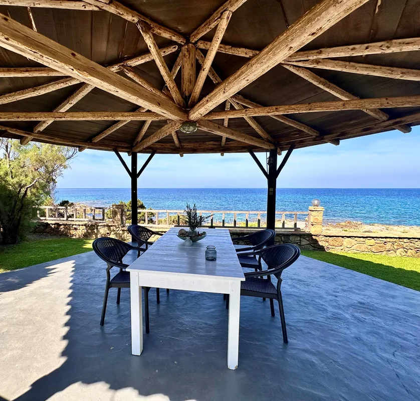 Genari beach apartments — hoofdfoto