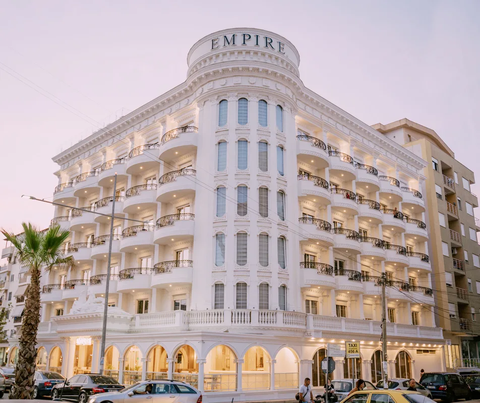 Empire Hotel — hoofdfoto