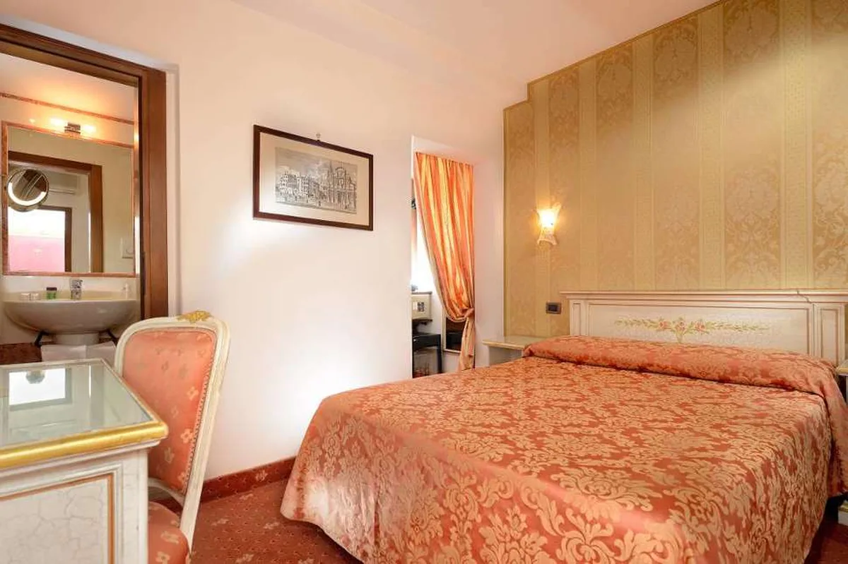 Hotel Ambassador Tre Rose — hoofdfoto