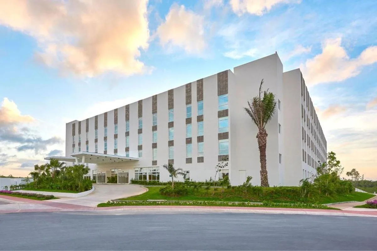 City Express Plus by Marriott Cancún Aeropuerto Riviera — hoofdfoto