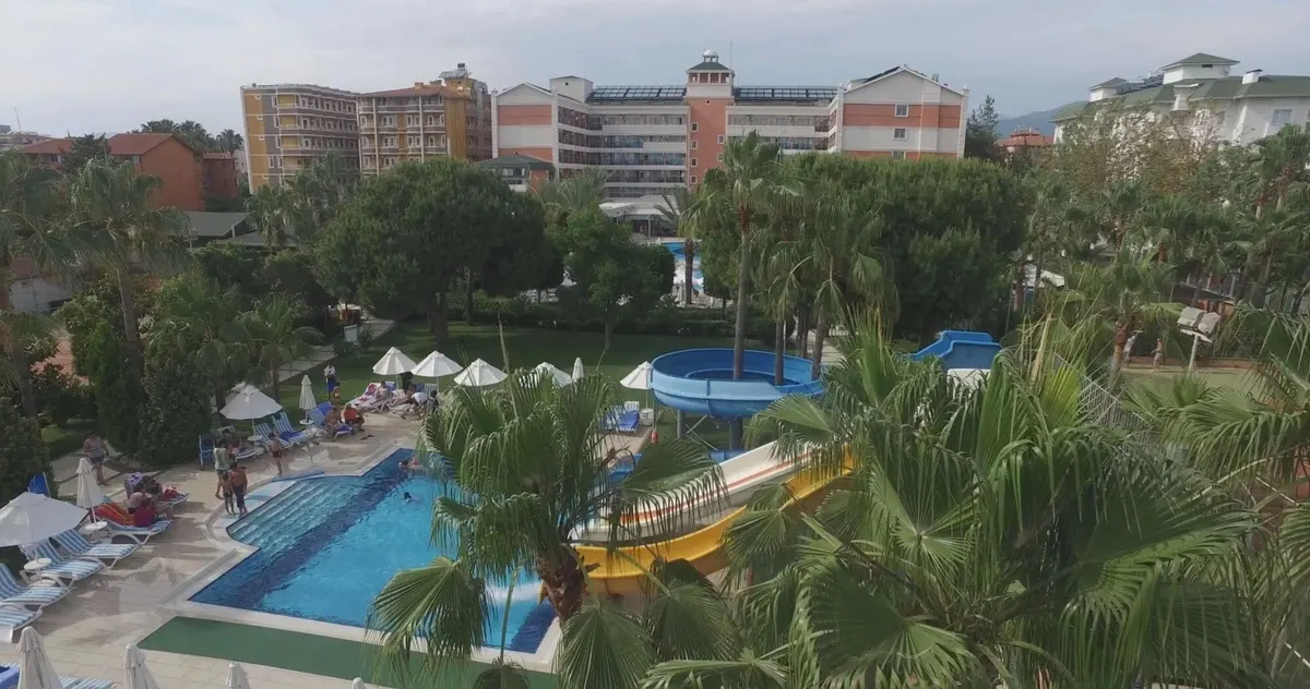 Insula Resort — hoofdfoto
