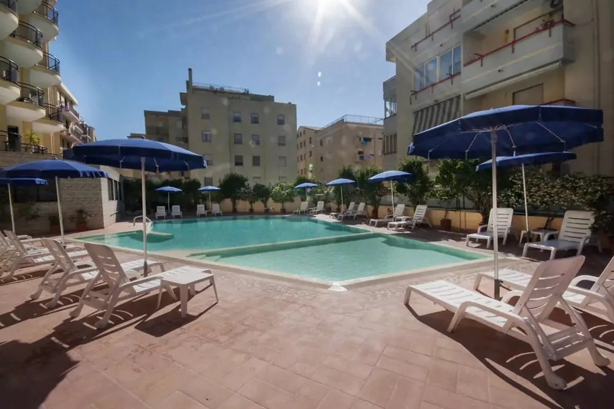 Rina Hotel — hoofdfoto