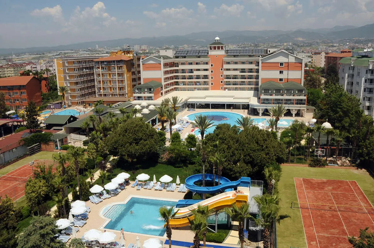 Insula Resort & Spa — hoofdfoto