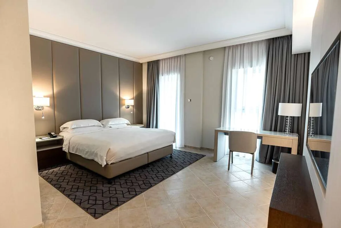 Beach Rotana - all suites — hoofdfoto