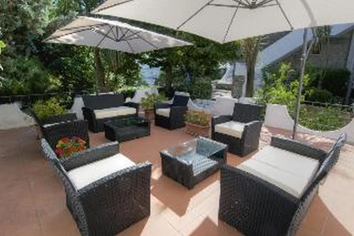 Relais Freedom Club, hoofdfoto