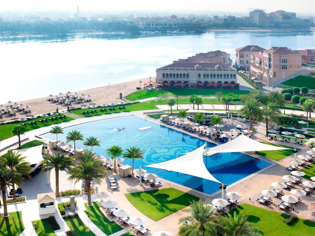 The Ritz-Carlton Abu Dhabi Grand Canal — hoofdfoto