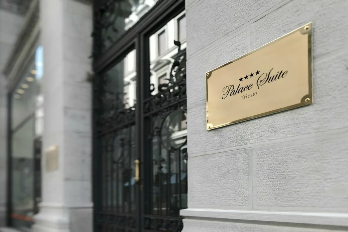 Palace Suite, hoofdfoto
