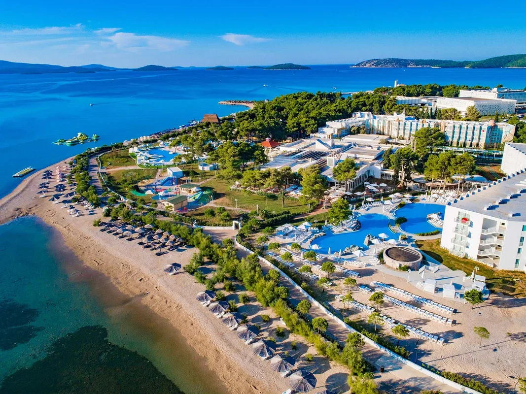 Amadria Park Beach Hotel Jakov — hoofdfoto