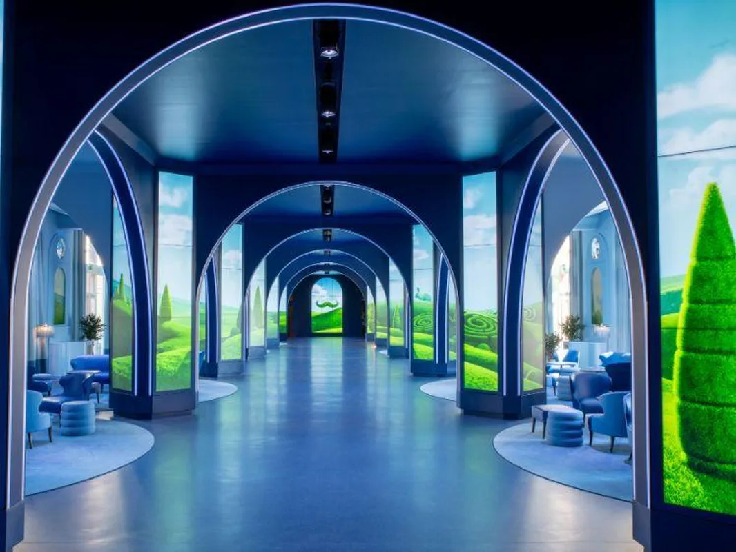 Disneyland Paris per auto - Grand Magic Hotel — hoofdfoto