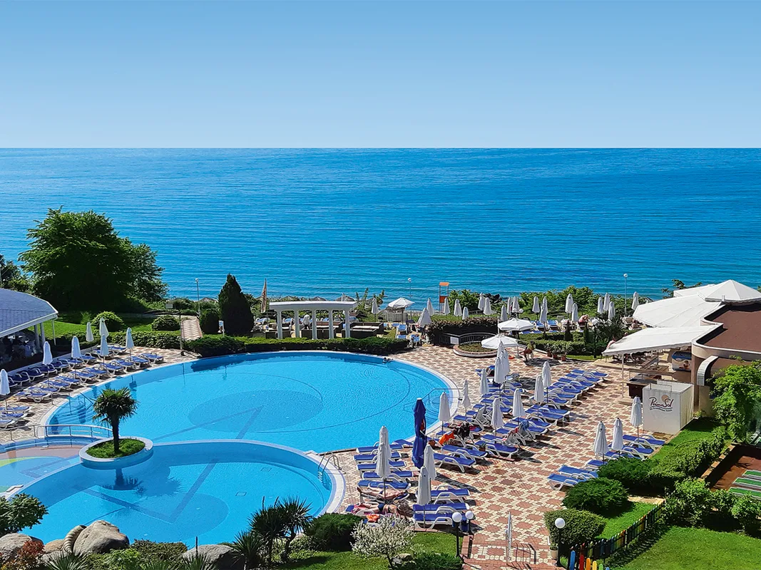 Hotel Sineva Park — hoofdfoto