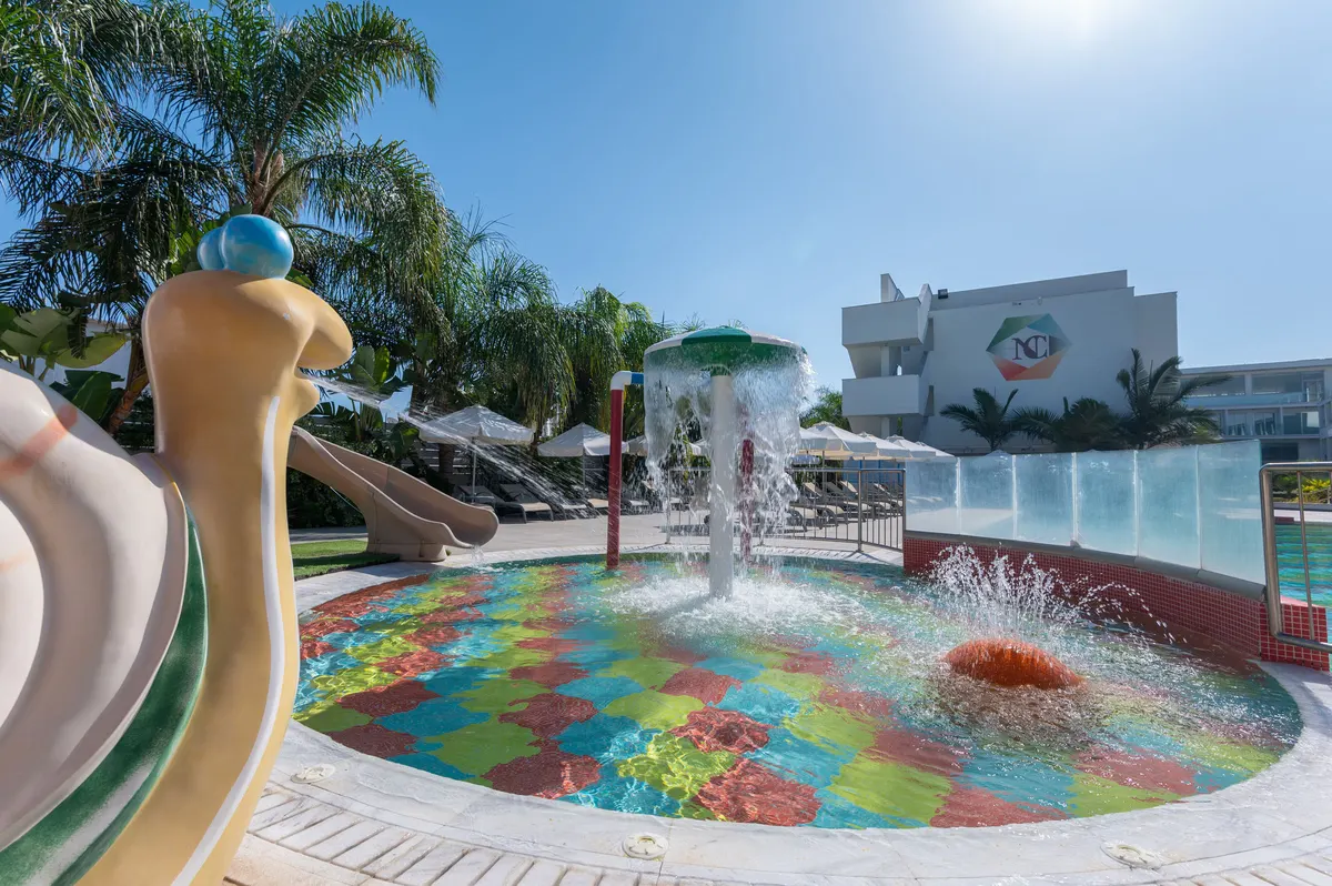 Hotel Nicholas Color — hoofdfoto