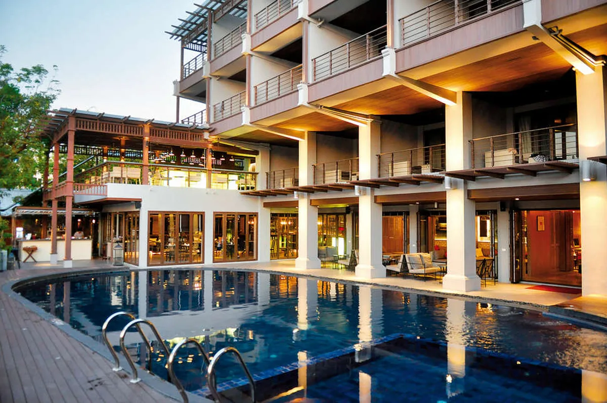Riva Surya Bangkok — hoofdfoto