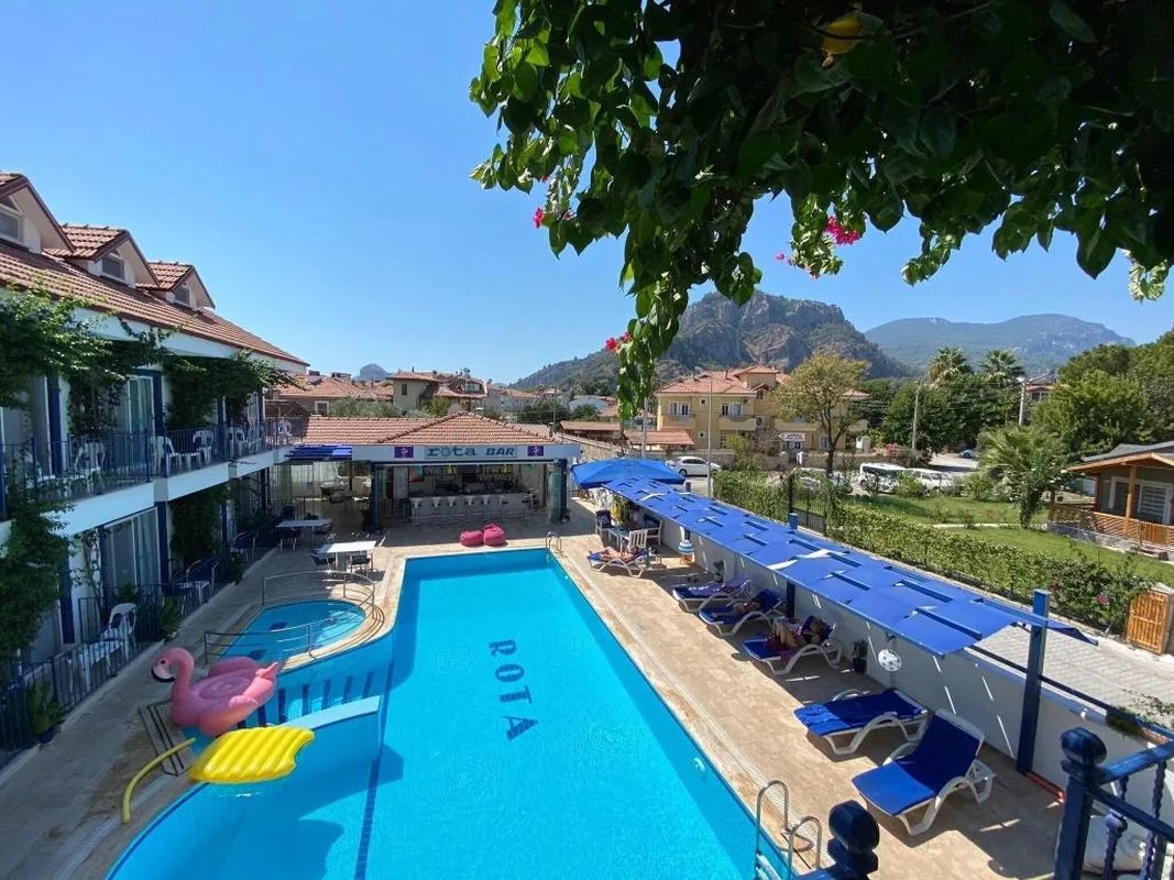 Rota Hotel, hoofdfoto