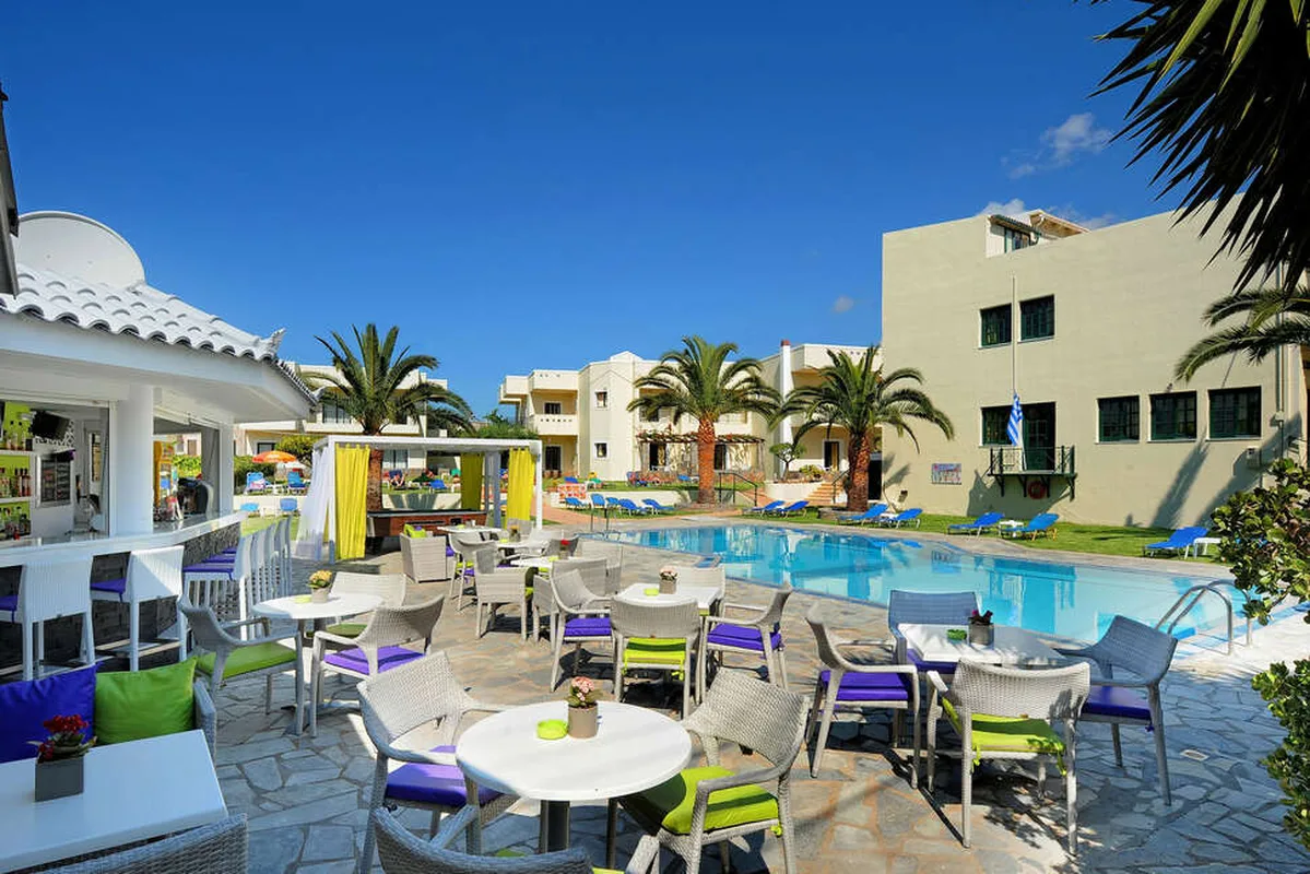 Kristalli Hotel & Appartementen — hoofdfoto