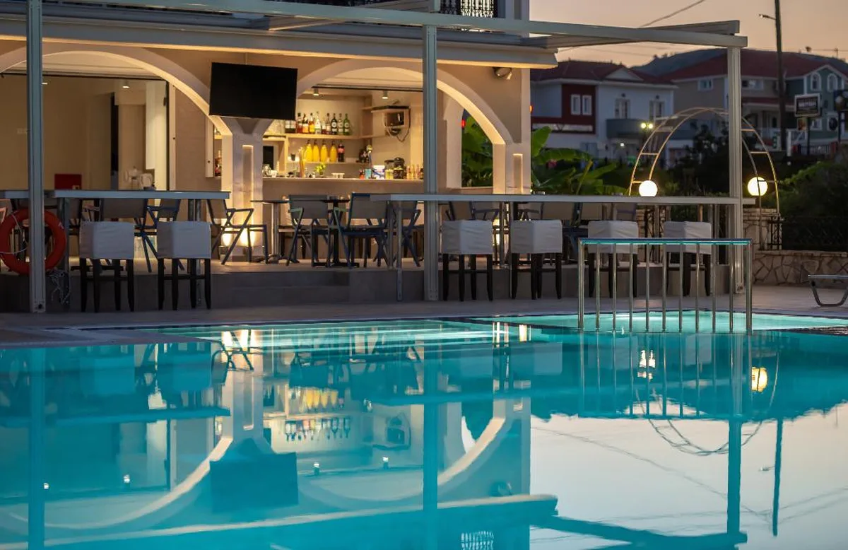 Athina Apartments — hoofdfoto