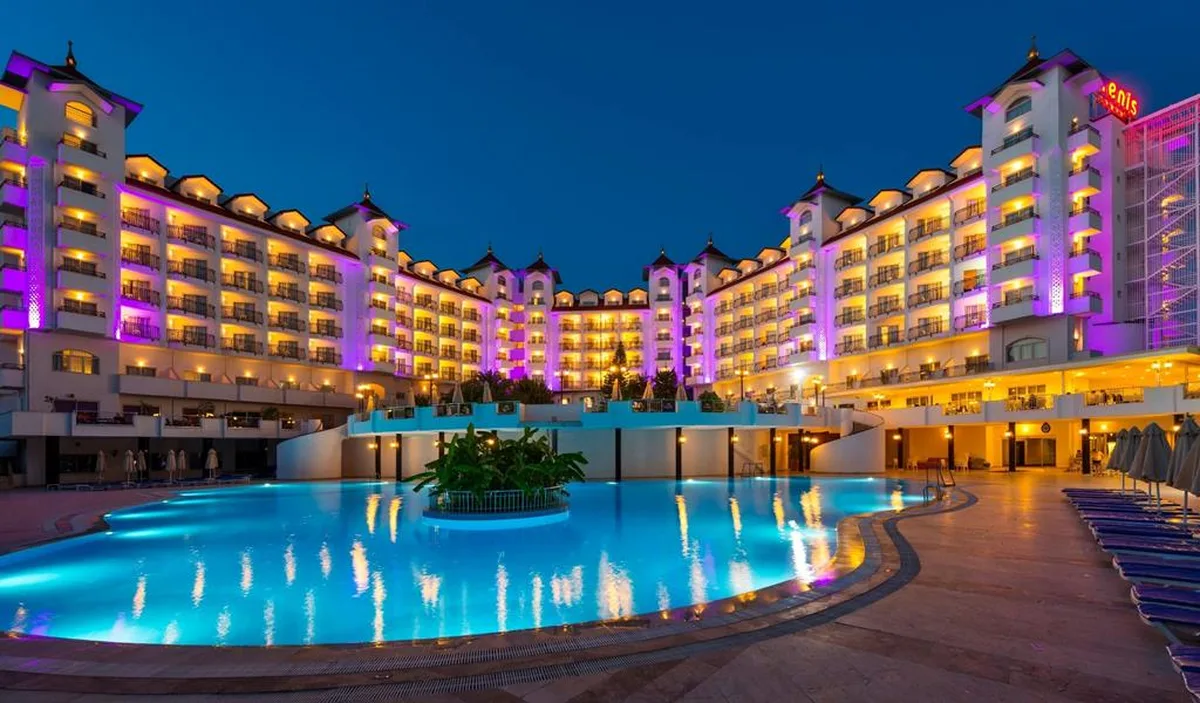 Serenis Hotel — hoofdfoto