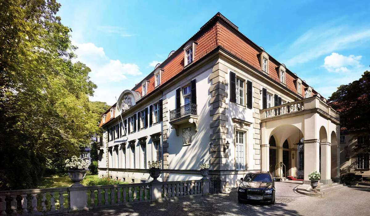 Schlosshotel Berlijn by Patrick Hellmann — hoofdfoto
