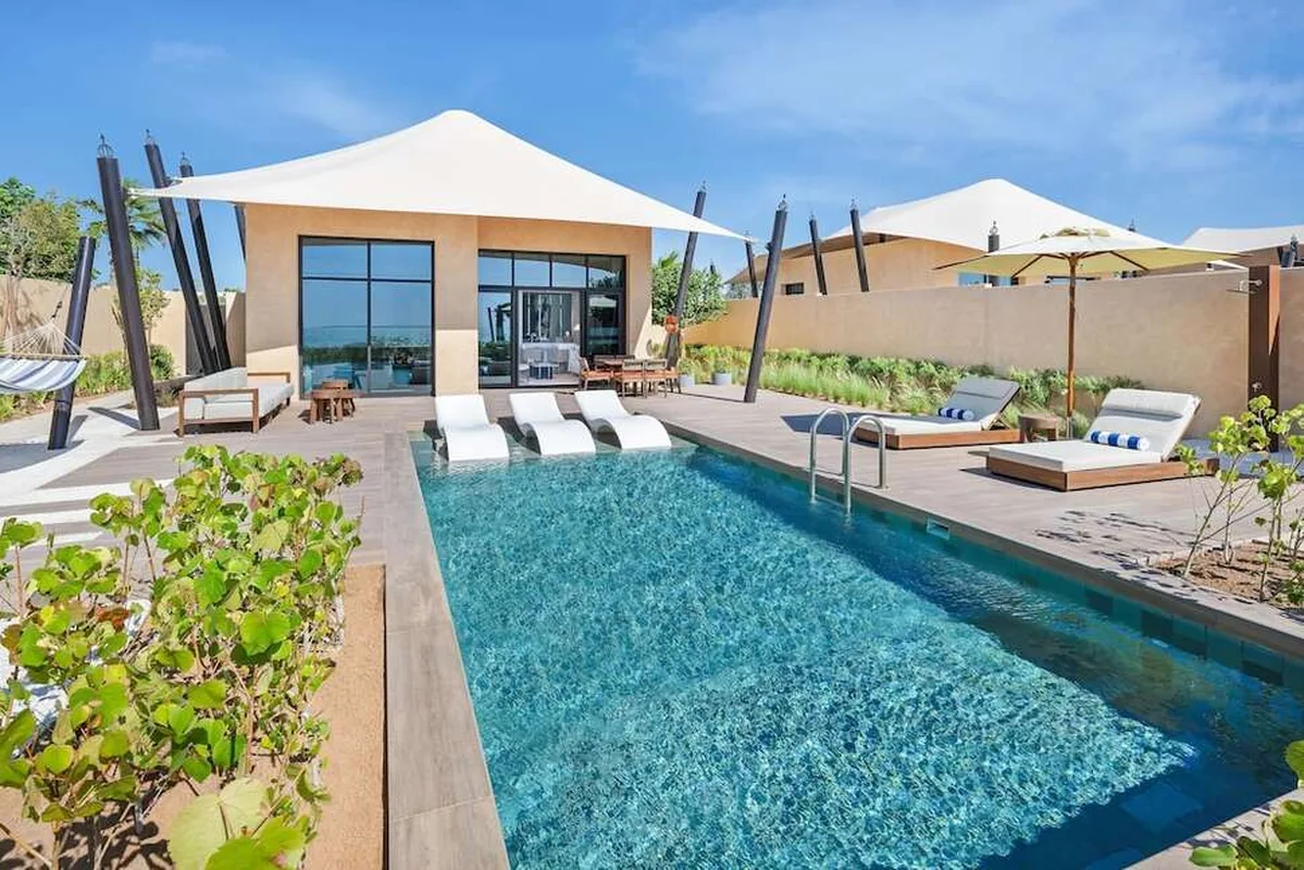 Bab Al Nojoum Hudayriyat Villas — hoofdfoto