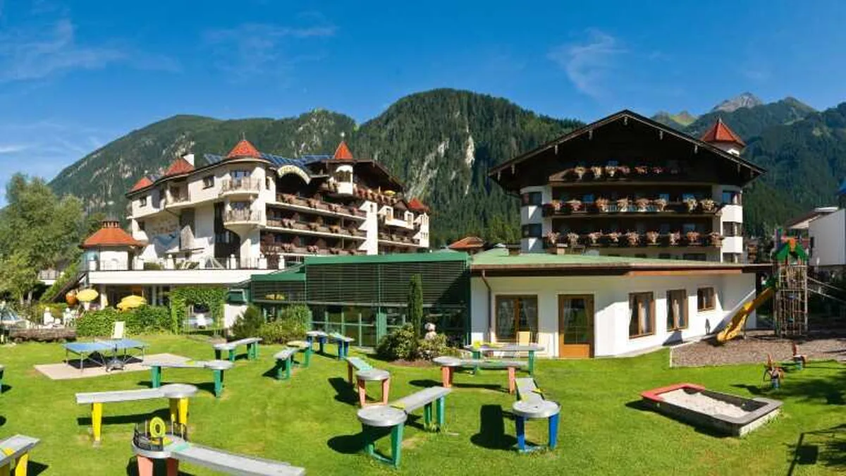 Hotel Strass — hoofdfoto
