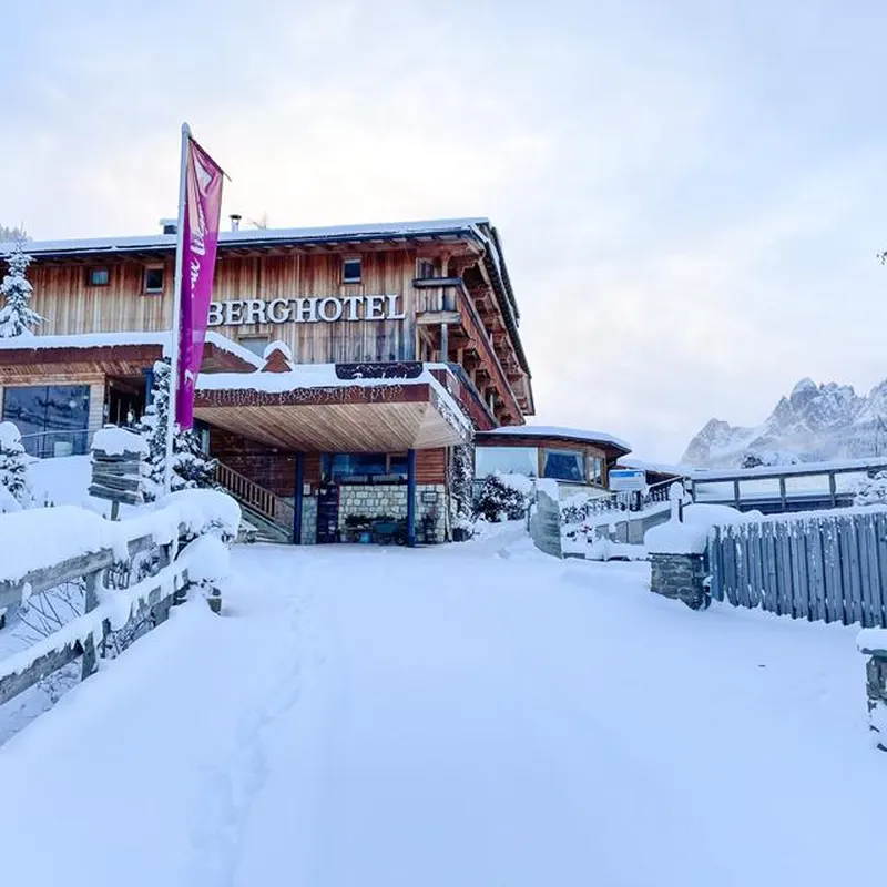 Berghotel — hoofdfoto