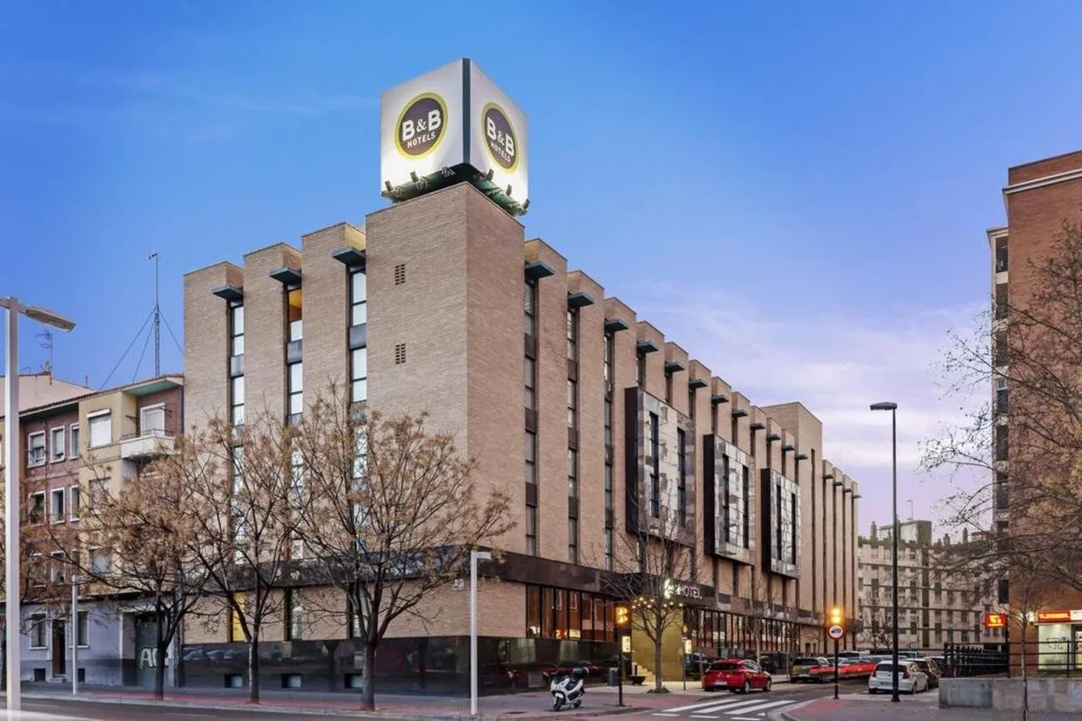B&B HOTEL Zaragoza Los Enlaces Estación — hoofdfoto