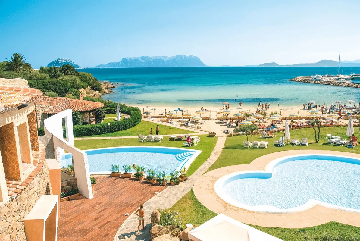 Hotel Resort & SPA Baia Caddinas — hoofdfoto
