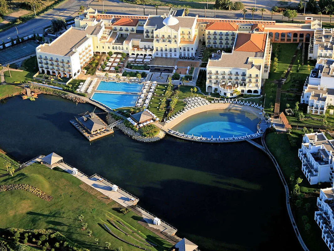 Domes Lake Resort — hoofdfoto