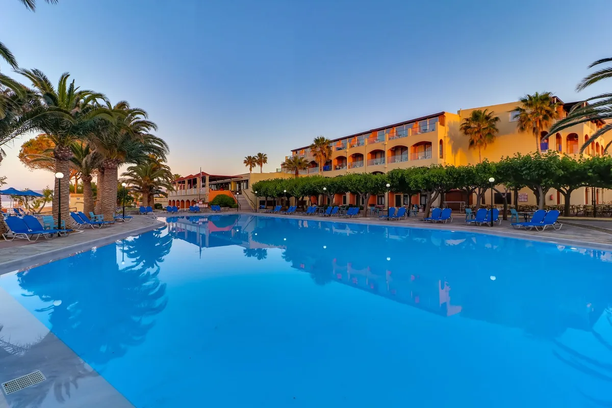 Mare Monte Beach Hotel — hoofdfoto