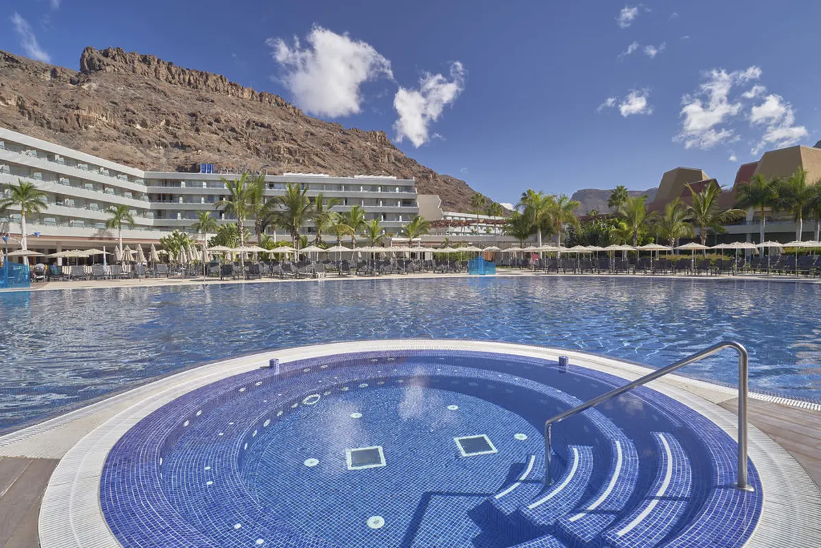 Fly & Go Radisson Blu Resort & Spa — hoofdfoto