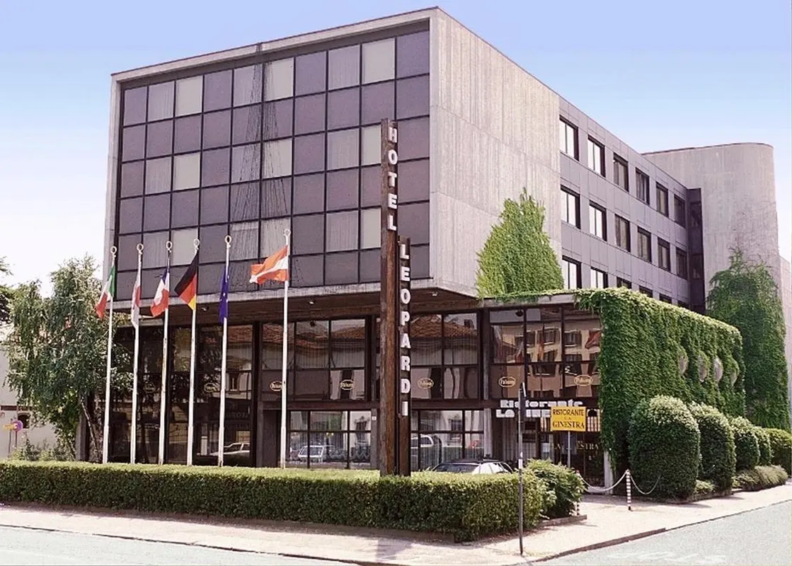 Leopardi — hoofdfoto