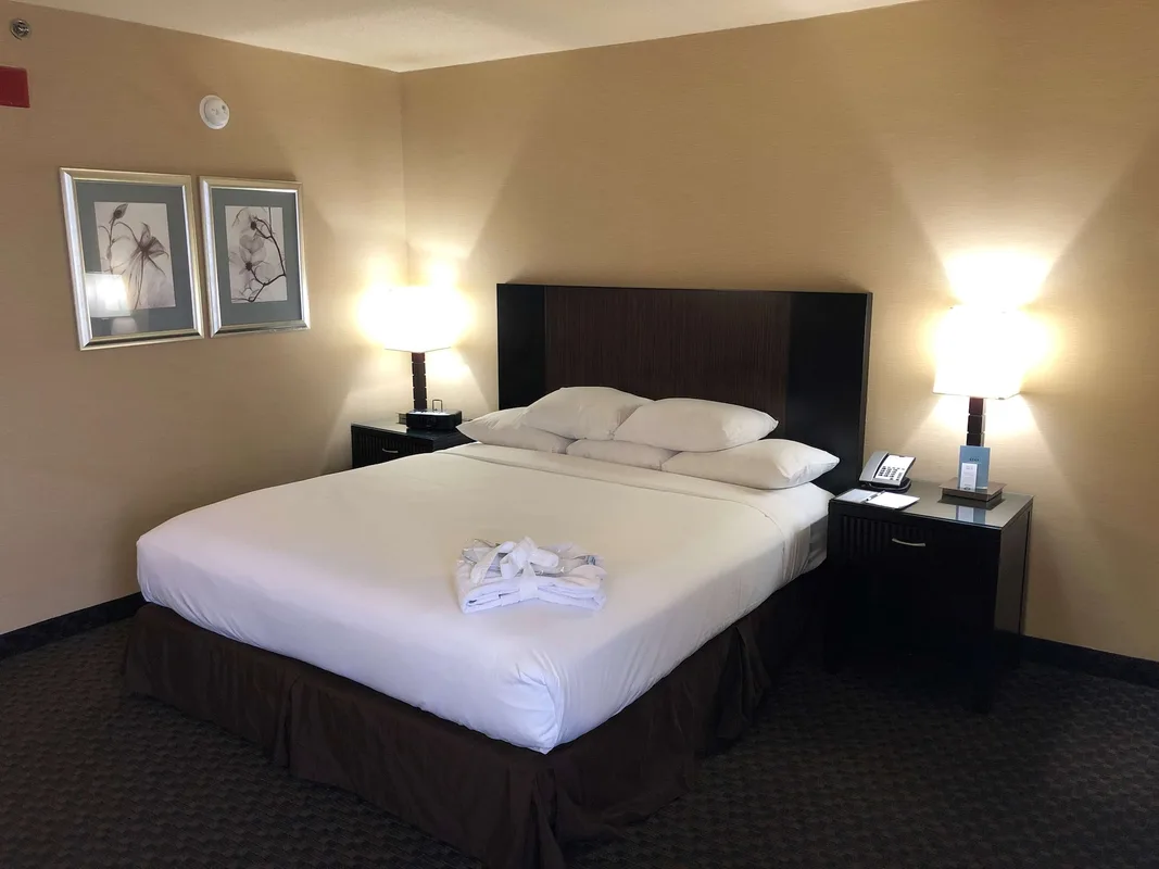 DoubleTree by Hilton New York JFK Airport — hoofdfoto