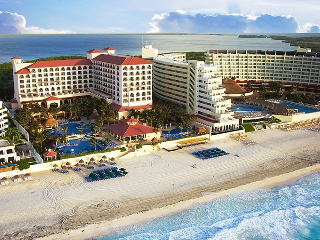 GR Solaris Cancun — hoofdfoto