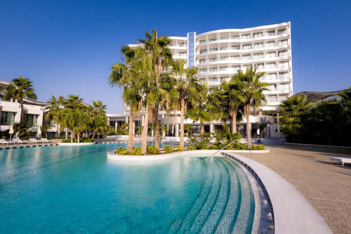 Radisson Blu Hotel, Larnaca — hoofdfoto
