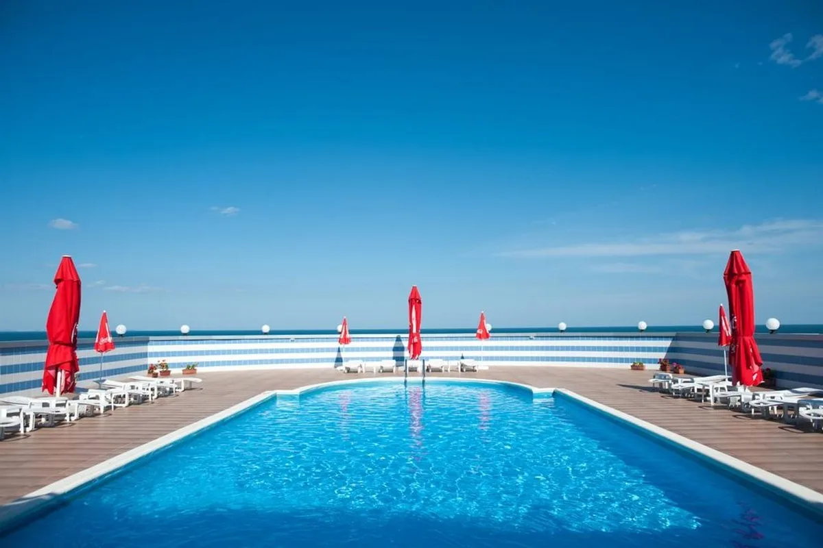 Hotel Lilia, hoofdfoto