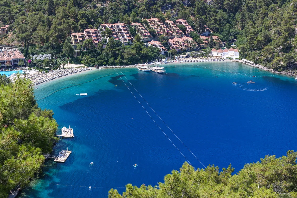 Hillside Beach Club, hoofdfoto
