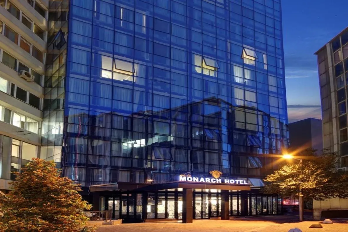 White Monarch Hotel — hoofdfoto