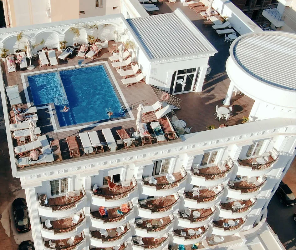 Empire Hotel — hoofdfoto