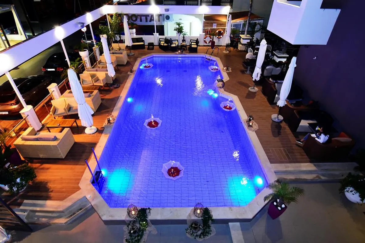 Dionisos Hotel — hoofdfoto