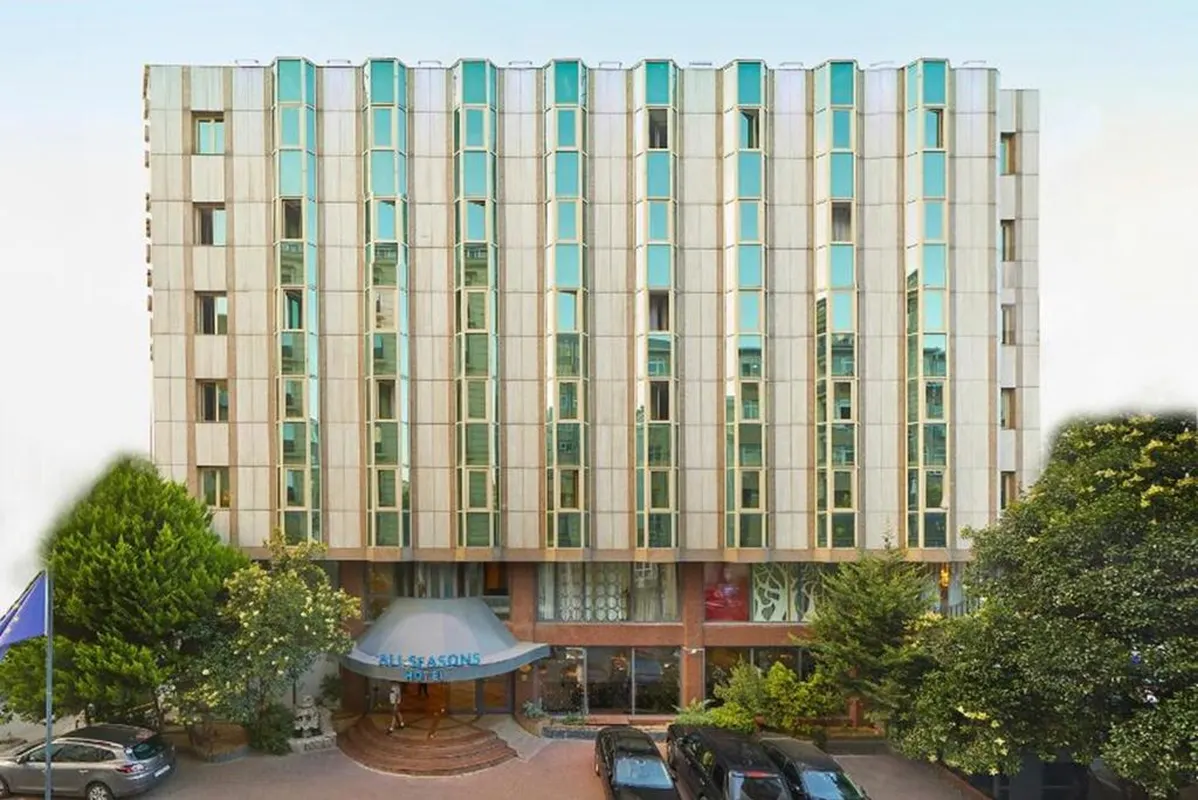 All Seasons Hotel — hoofdfoto
