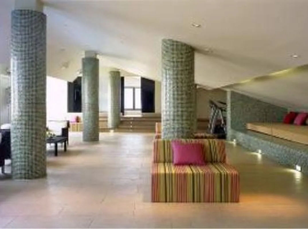 Hotel 525, hoofdfoto