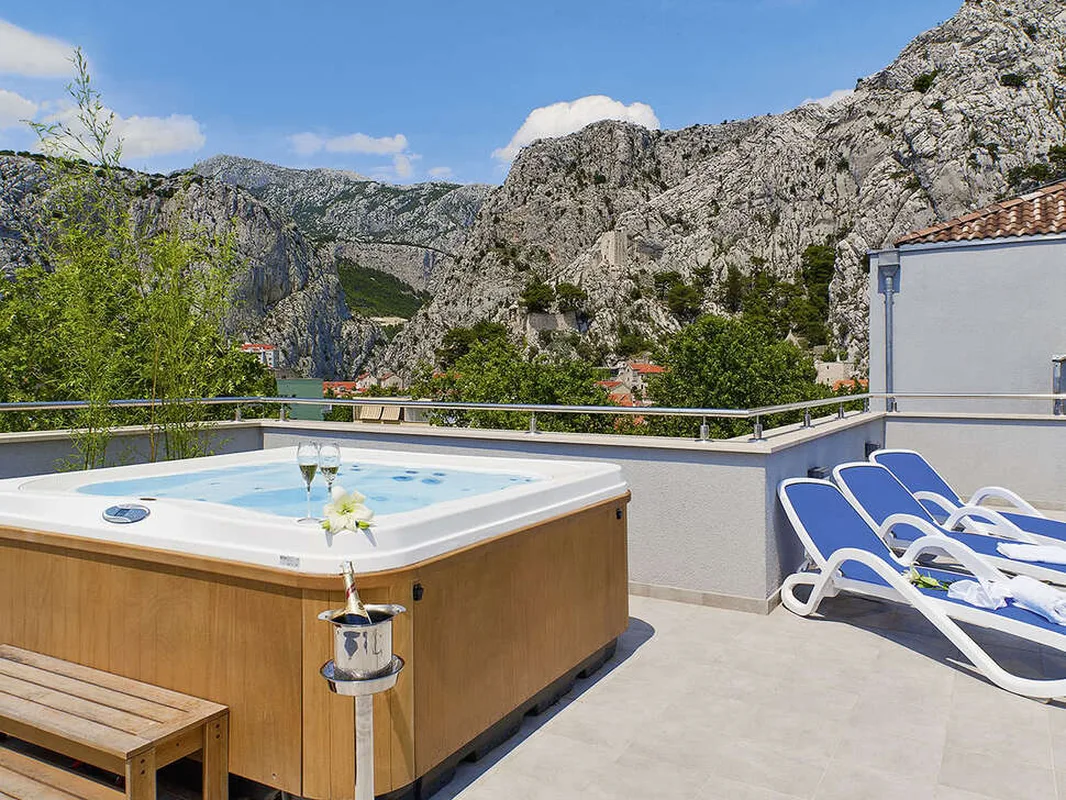 Hotel Plaza Omis — hoofdfoto