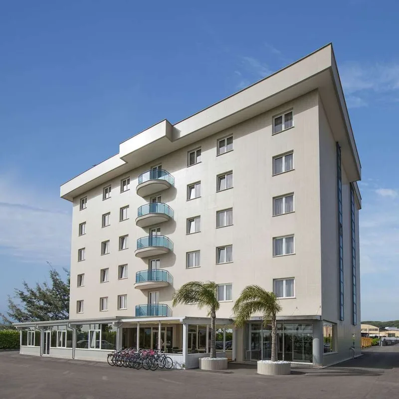 Simon Hotel, hoofdfoto