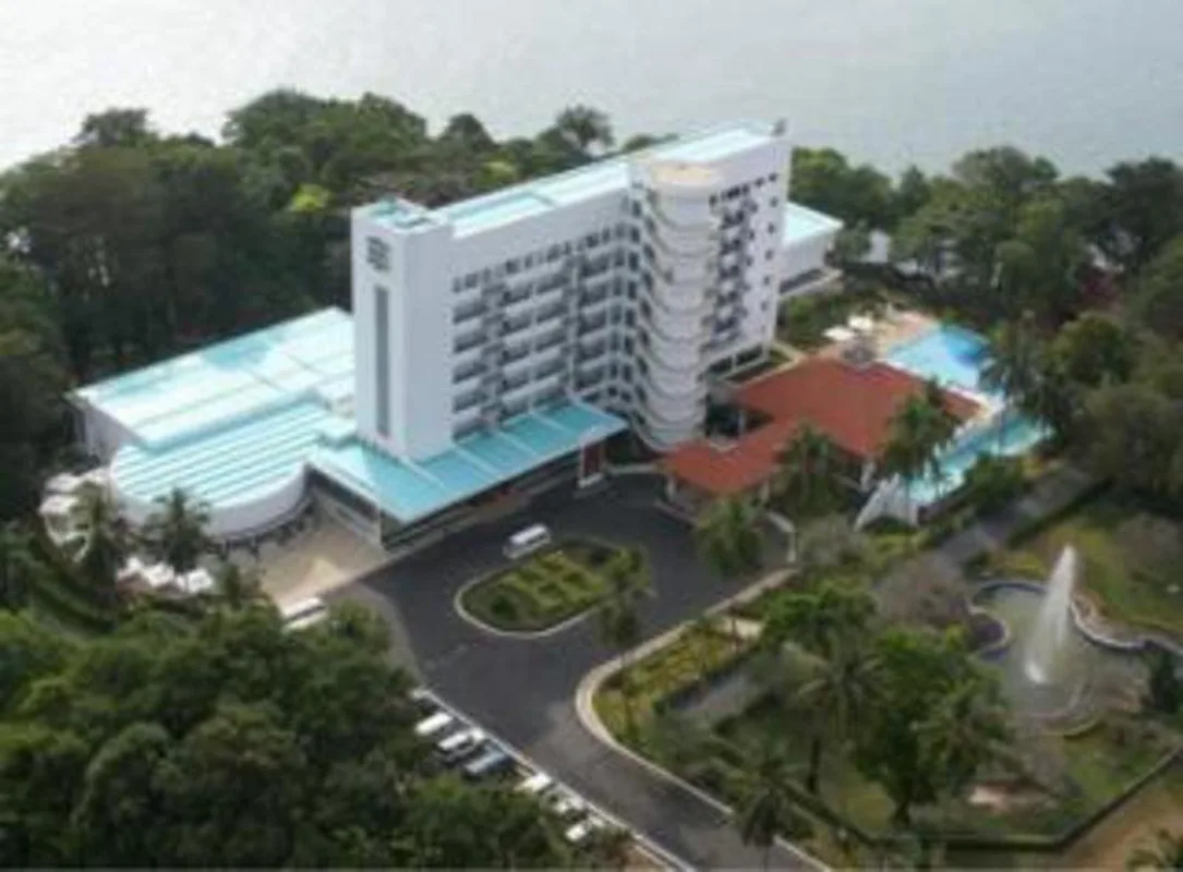 Independence Hotel by Dara — hoofdfoto