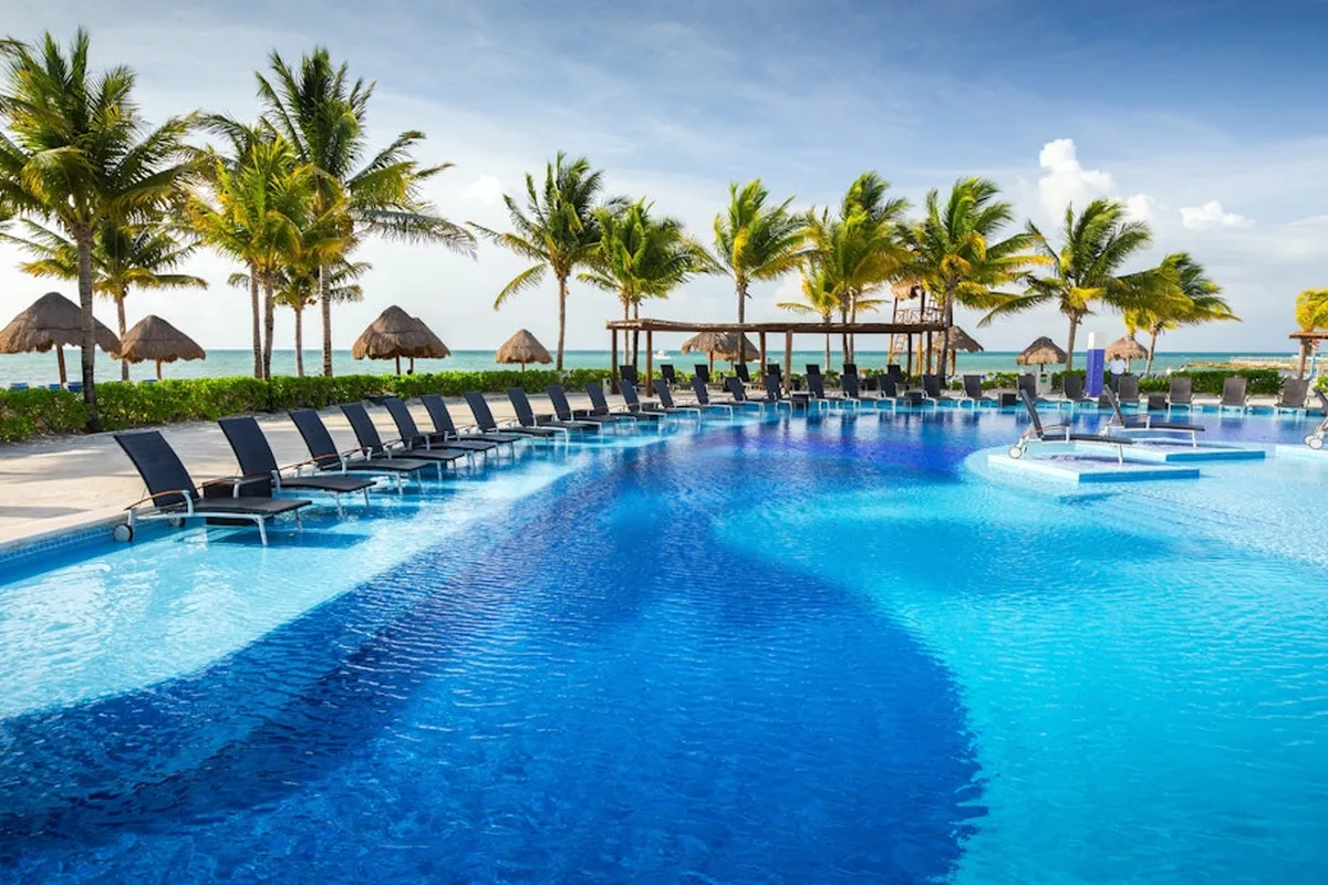 BlueBay Grand Esmeralda — hoofdfoto