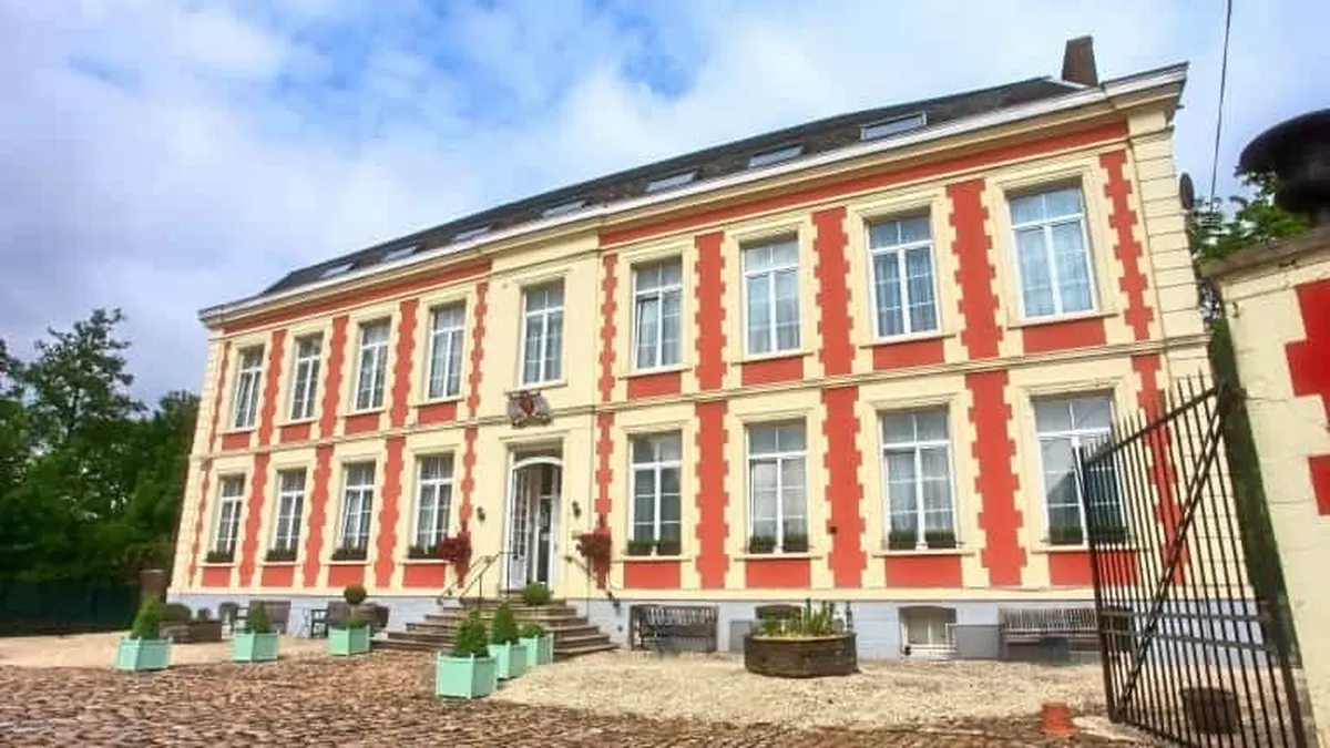 Chateau De Moulin le Comte — hoofdfoto