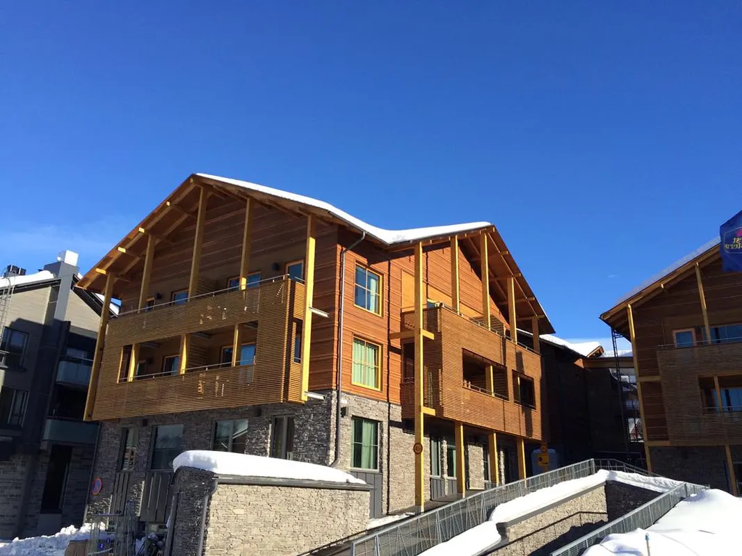 Levi Suites — hoofdfoto