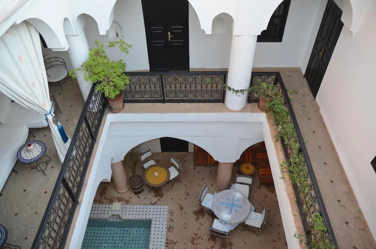 Riad Ailen, hoofdfoto