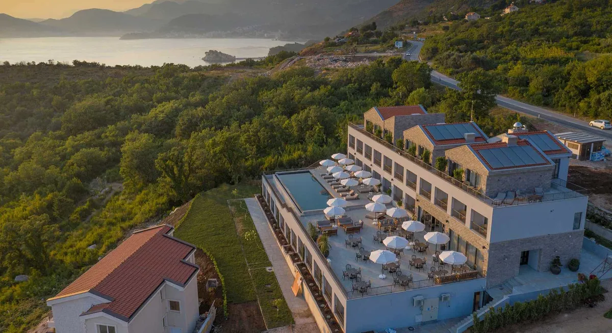 Vivid Blue Serenity Resort — hoofdfoto