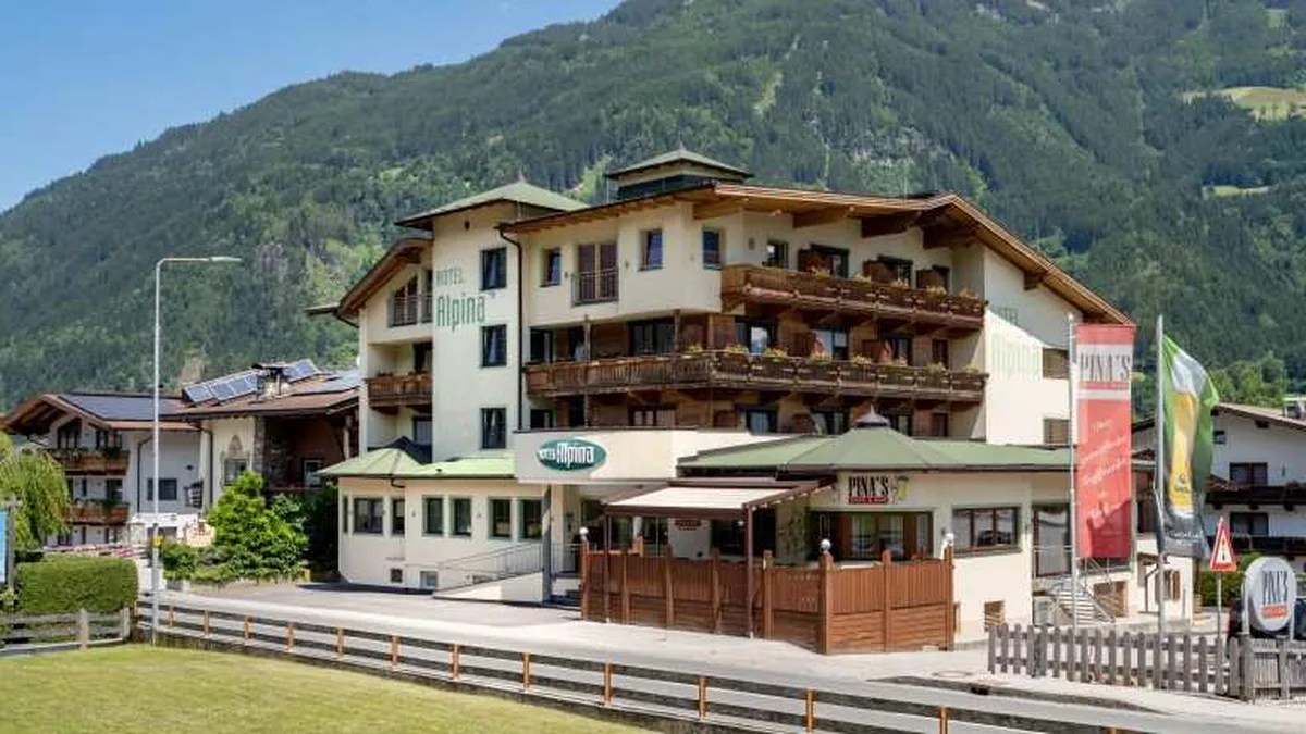 Hotel Alpina — hoofdfoto